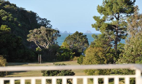 970 Lonely Bay Lodge Cooks Beach Room photo