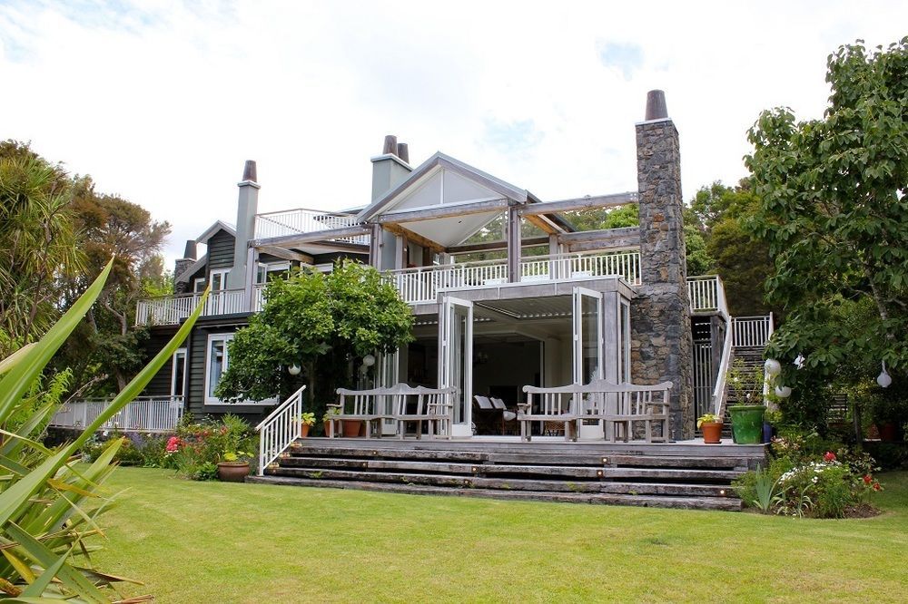 970 Lonely Bay Lodge Cooks Beach Exterior photo